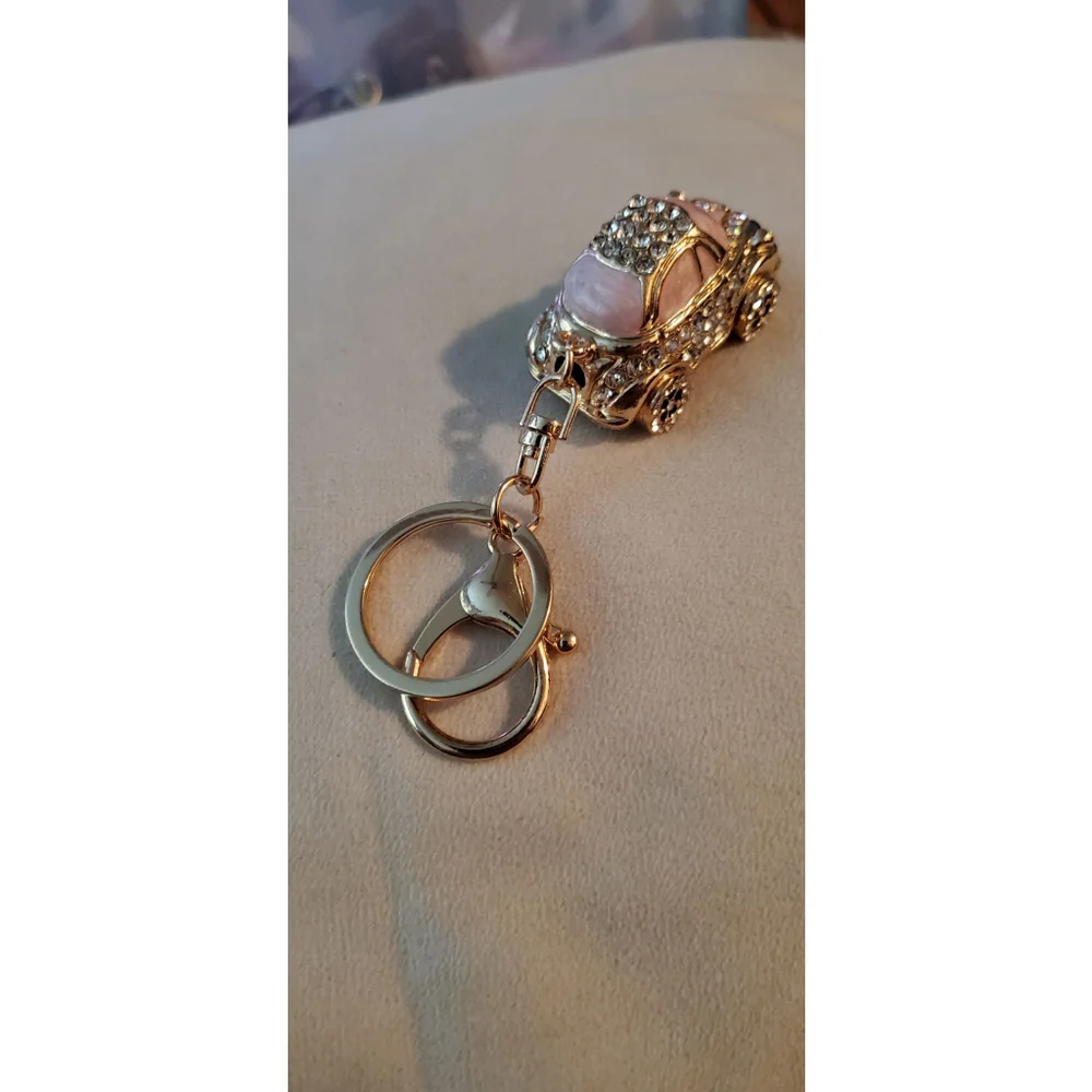 Vintage Pink Sparkling classic Car Keychain with Movable wheels